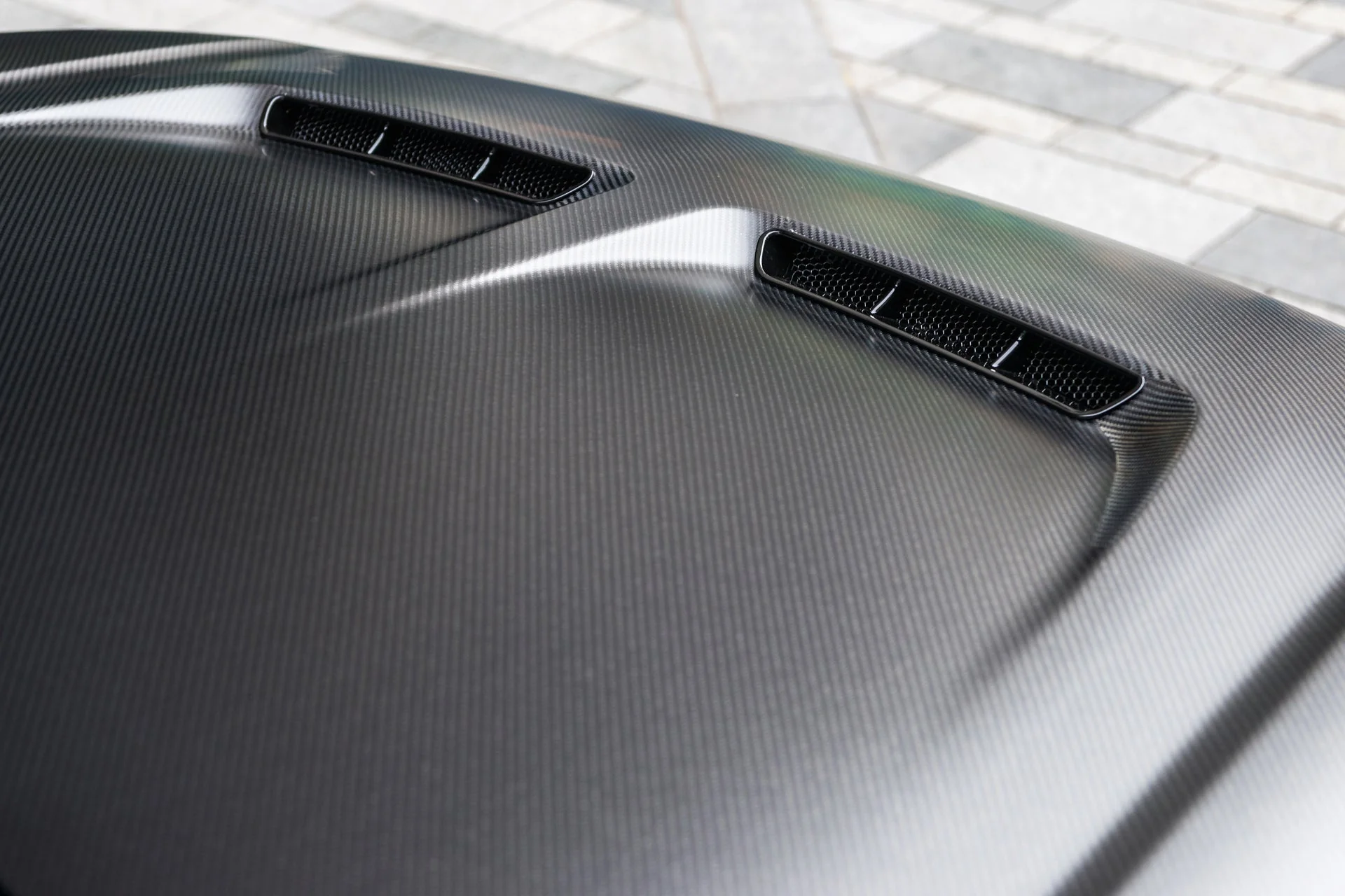 Range Rover (2022 Onwards) Exposed Carbon Bonnet - Image 3