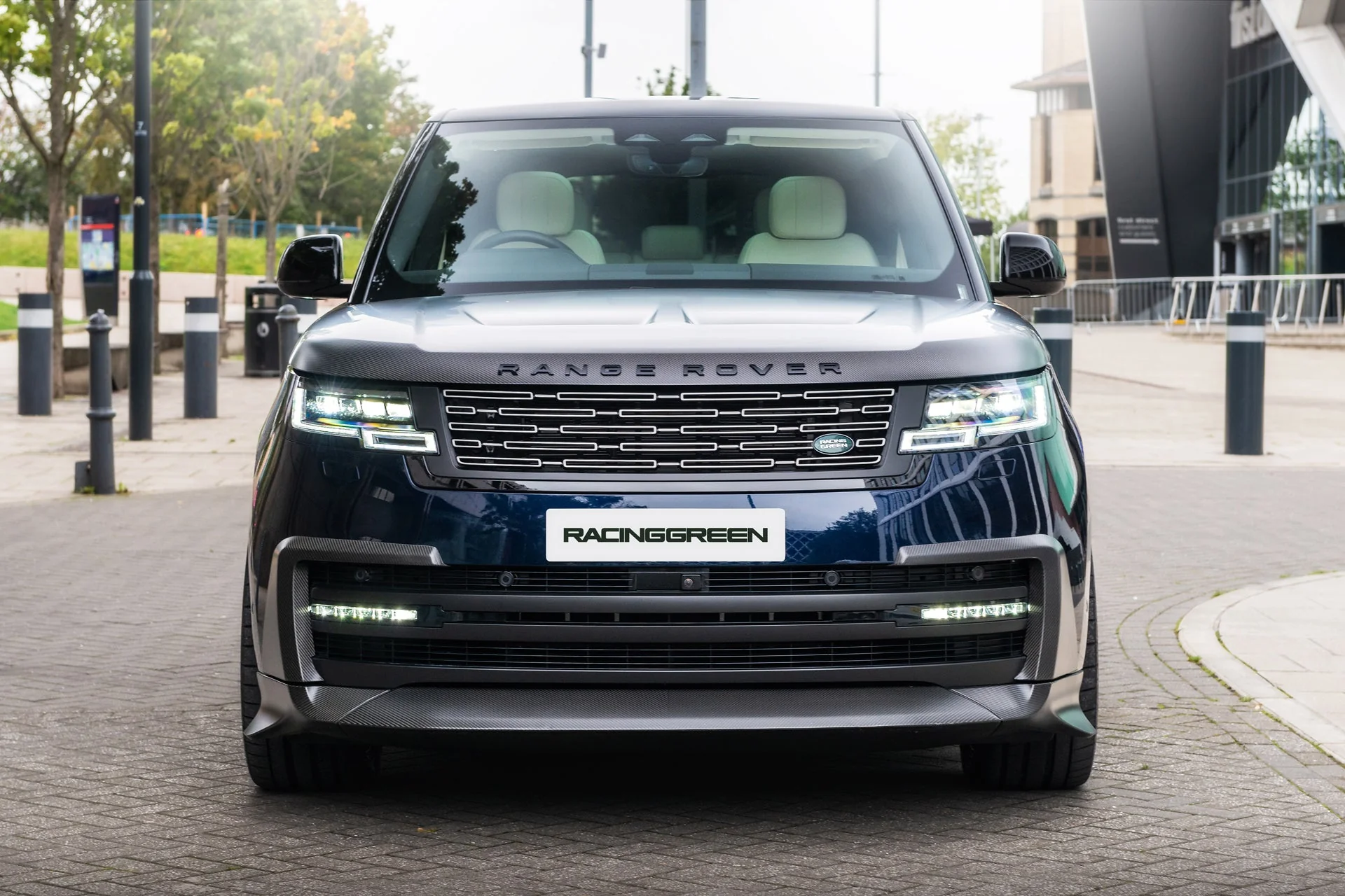 Range Rover (2022 Onwards) Exposed Carbon Bonnet - Image 4