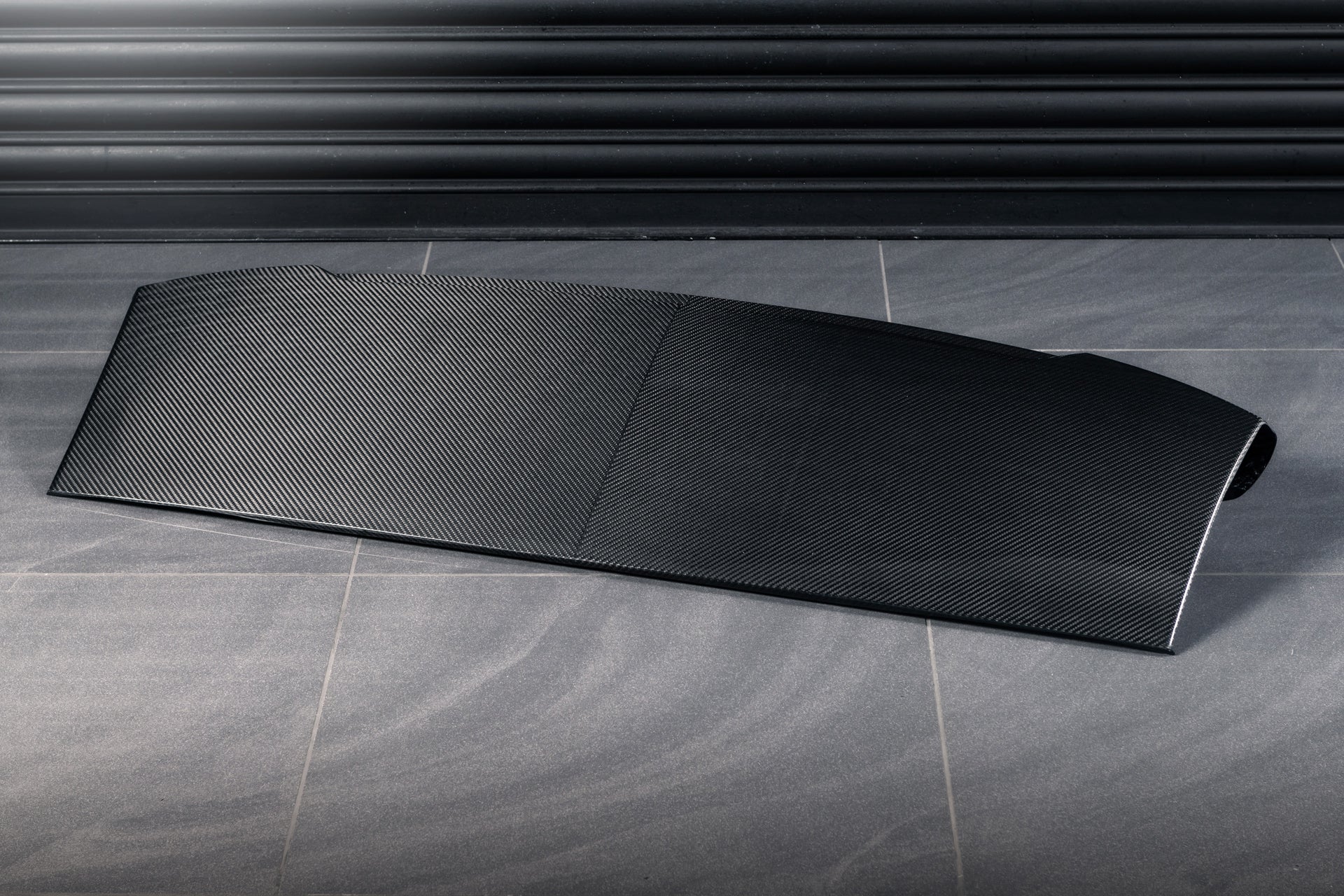 Range Rover (2022 Onwards) Exposed Carbon Signature Front Bumper Spoiler - Image 15