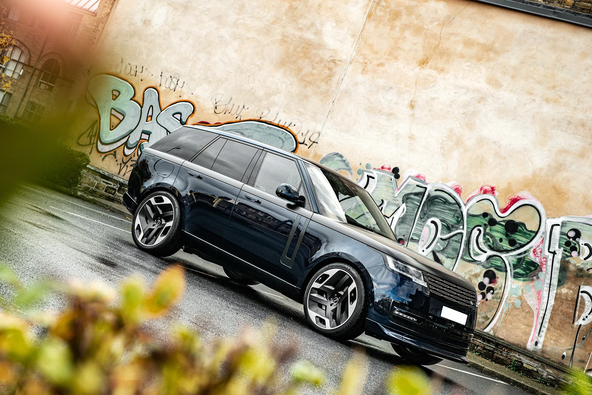 Range Rover (2022 Onwards) Exposed Carbon Signature Front Bumper Spoiler - Image 4