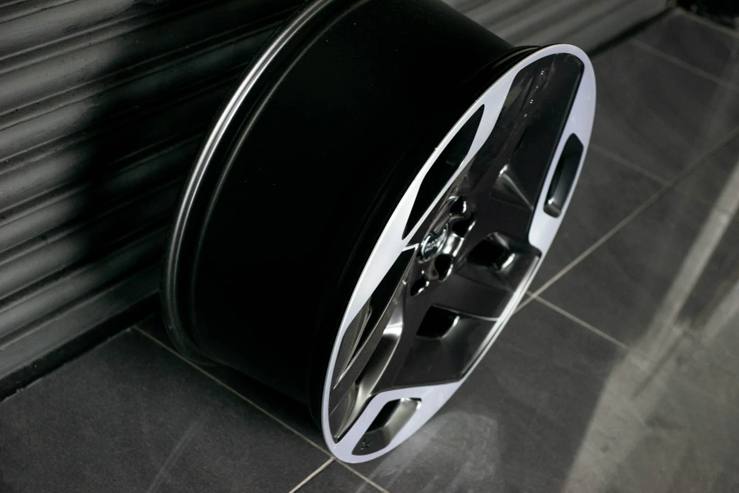 Range Rover (2022 Onwards) Type 33 Forged Alloy Wheels - Image 9