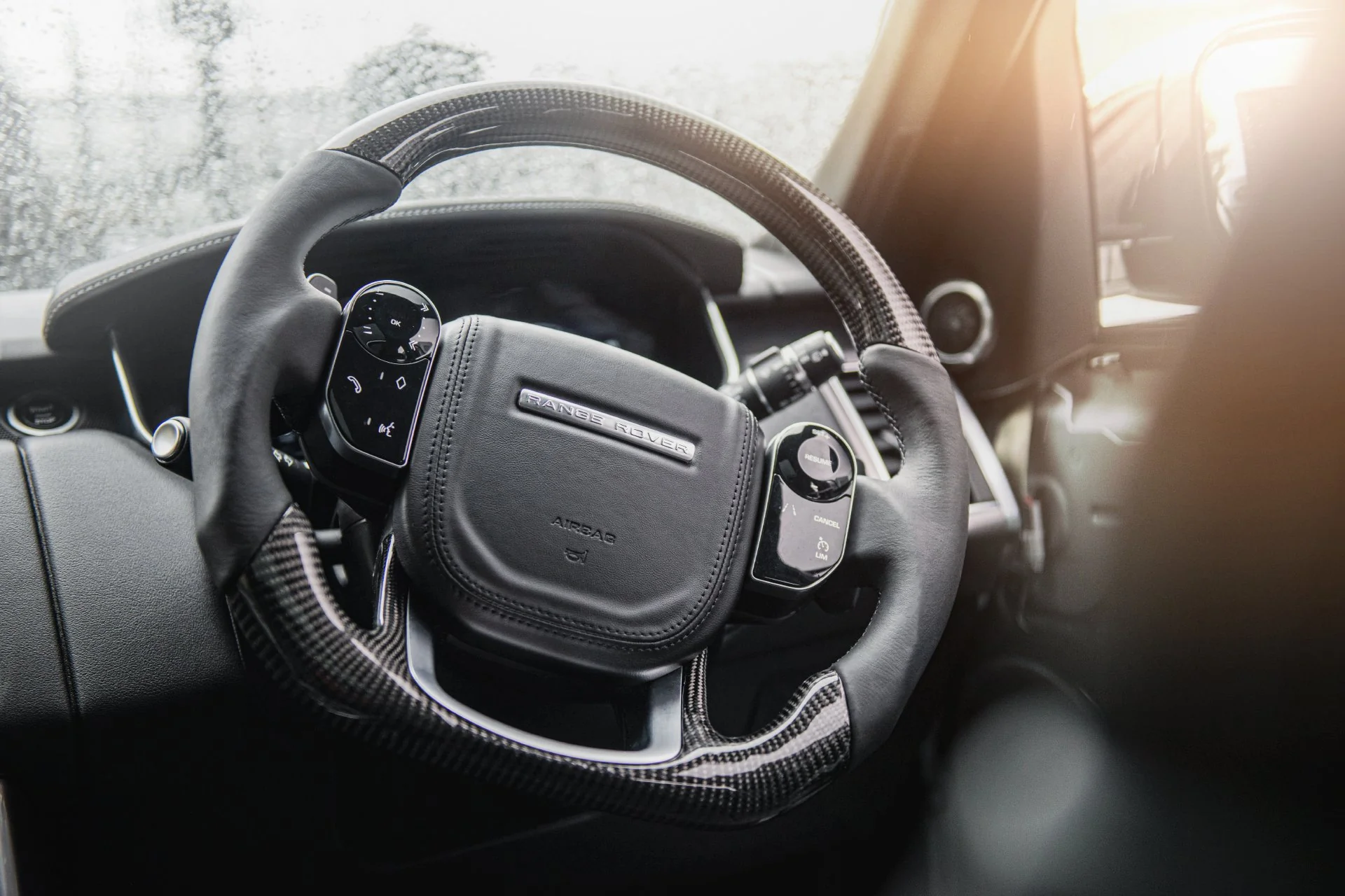 RANGE ROVER SPORT SVR (2015-2018) Exposed Carbon Steering Wheel - Image 9