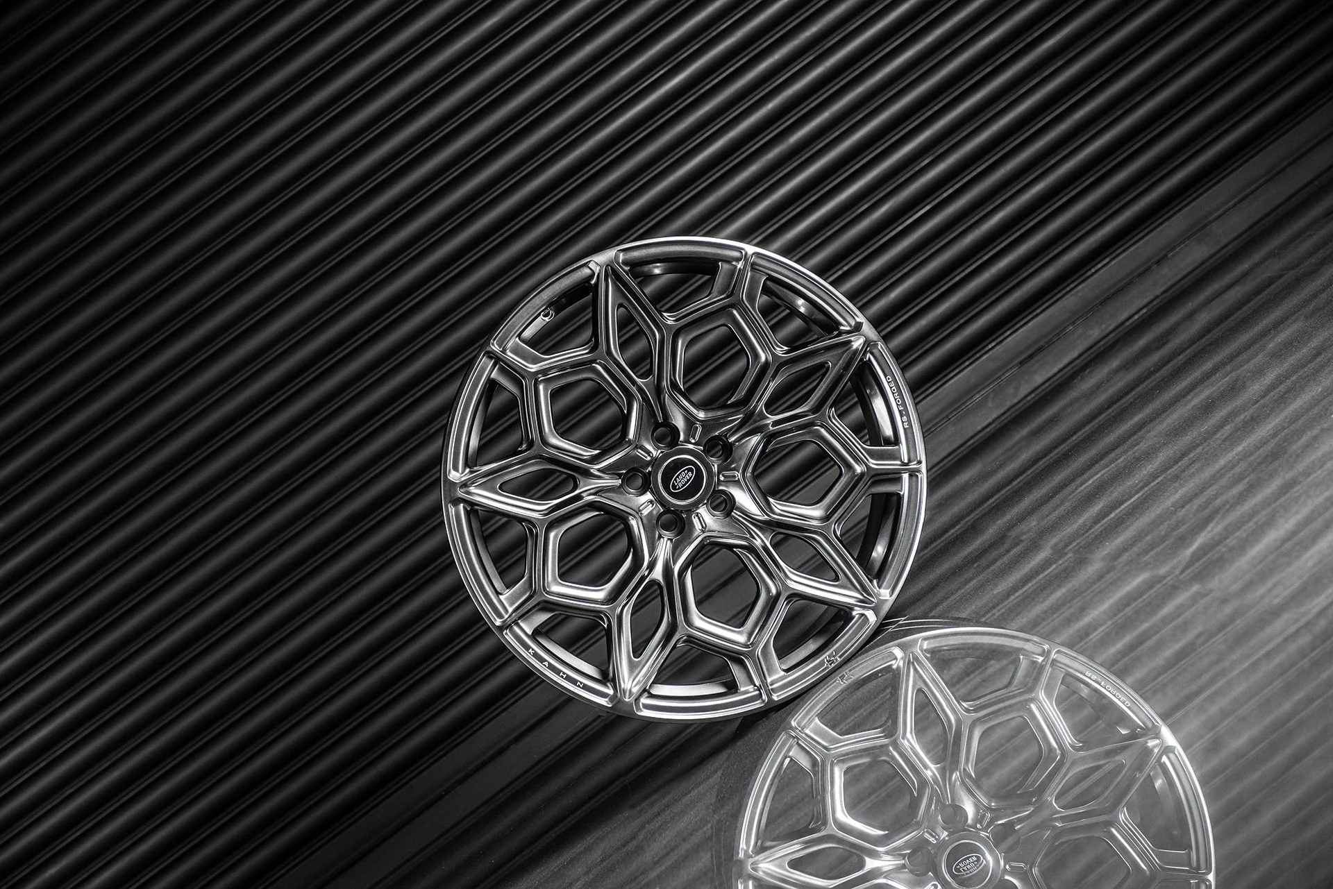 Range Rover Sport SVR (2015-2018) Type 57 RS-Forged Alloy Wheels - Image 4