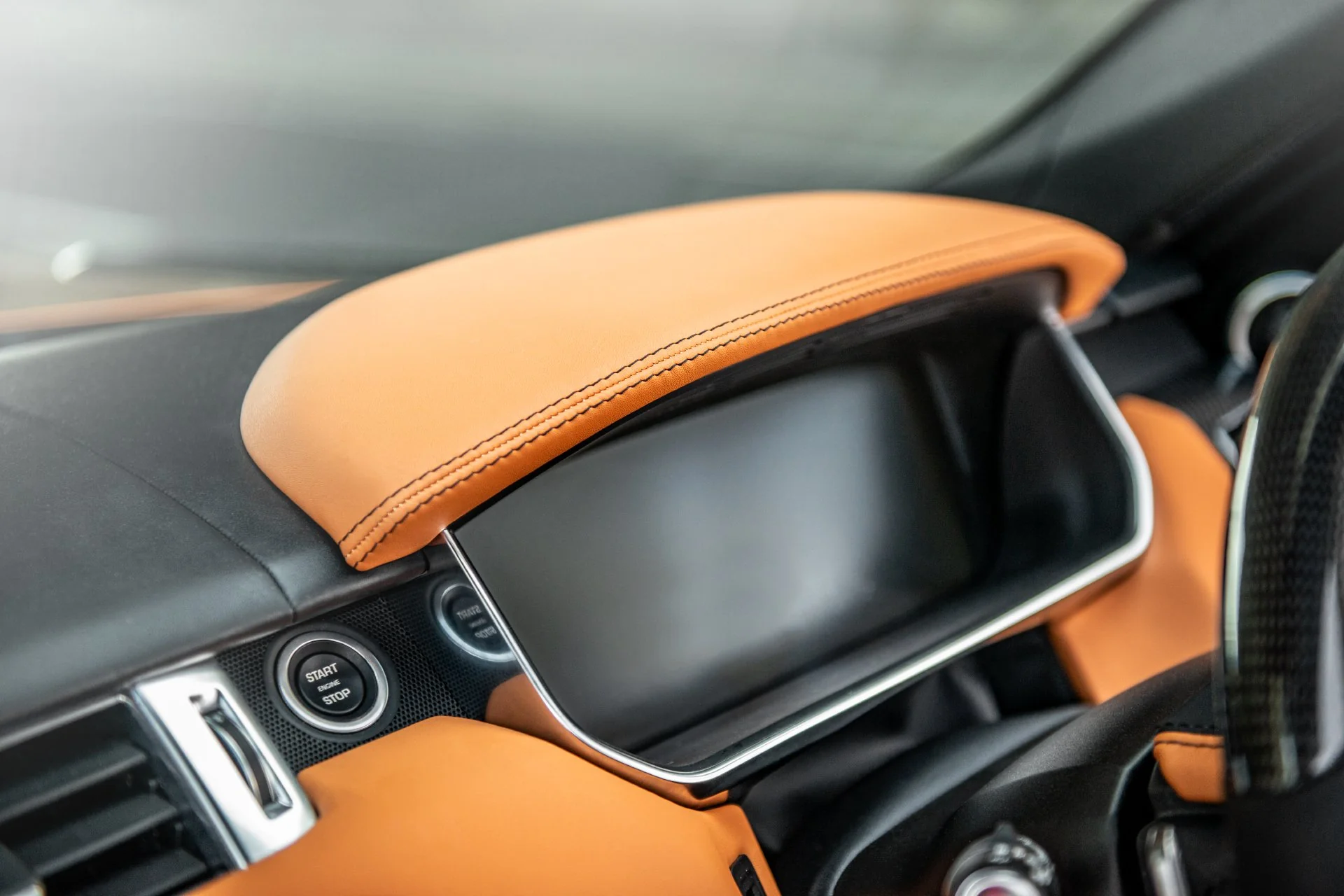 Range Rover Sport SVR (2018 Onwards) Dashboard & Instrument Binnacle - Image 6