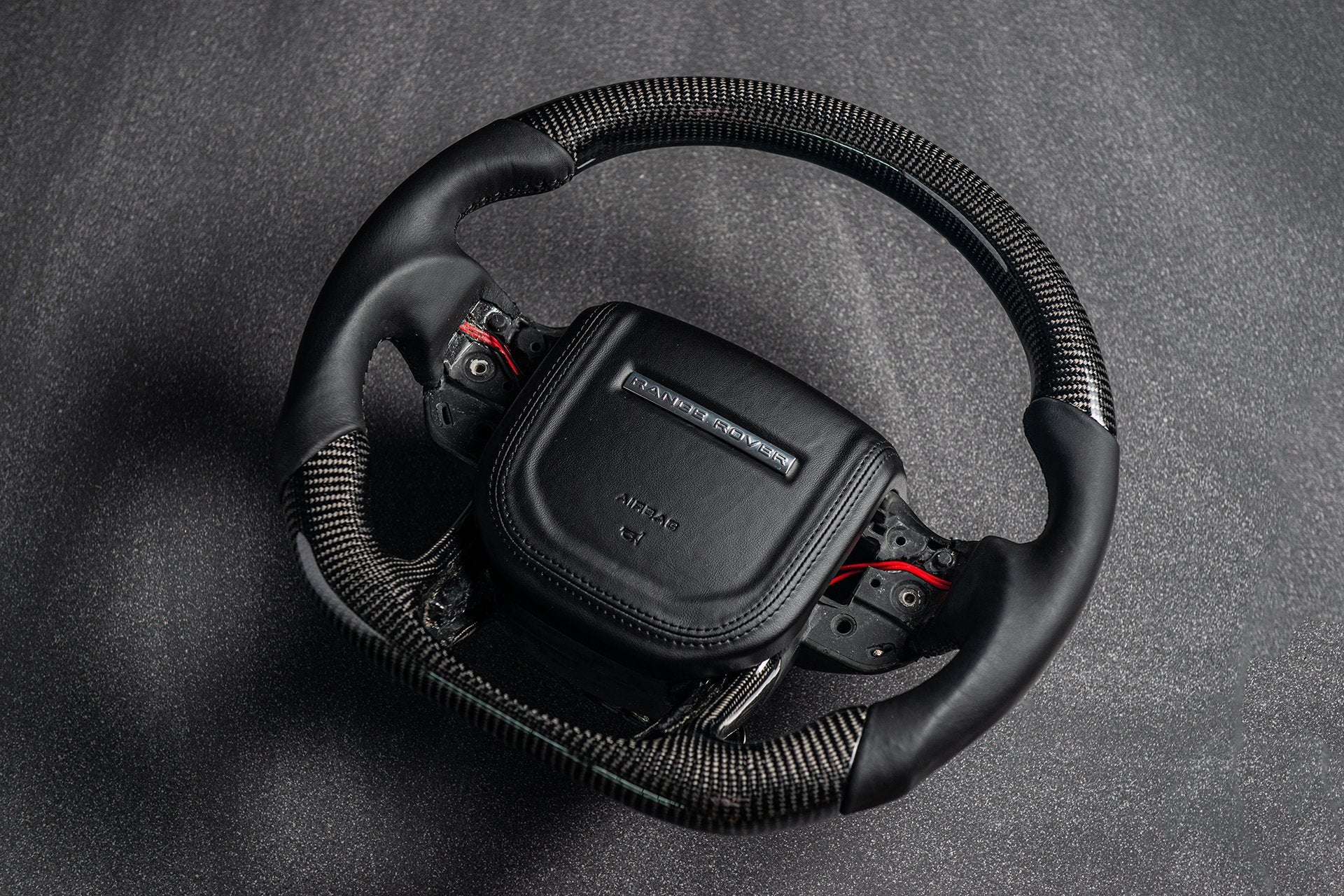 RANGE ROVER SPORT SVR (2018 Onwards) Exposed Carbon Steering Wheel - Image 13