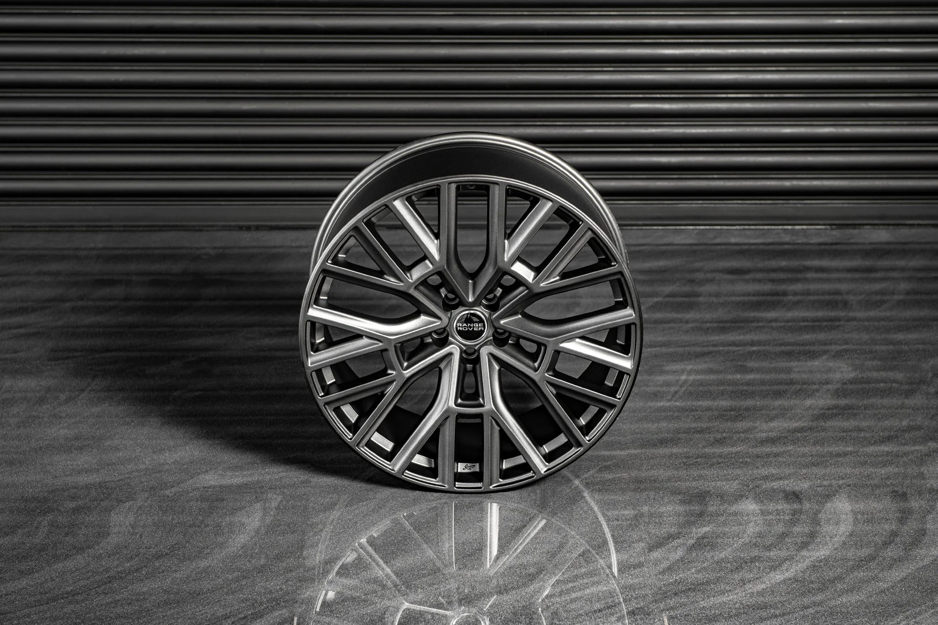 Range Rover Sport SVR (2018 Onwards) RS 3.0 Alloy Wheels - Image 9