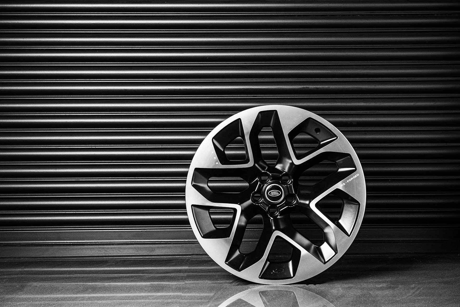 Range Rover Sport SVR (2018 Onwards) Type 60 RS-Forged Light Alloy Wheels - Image 9