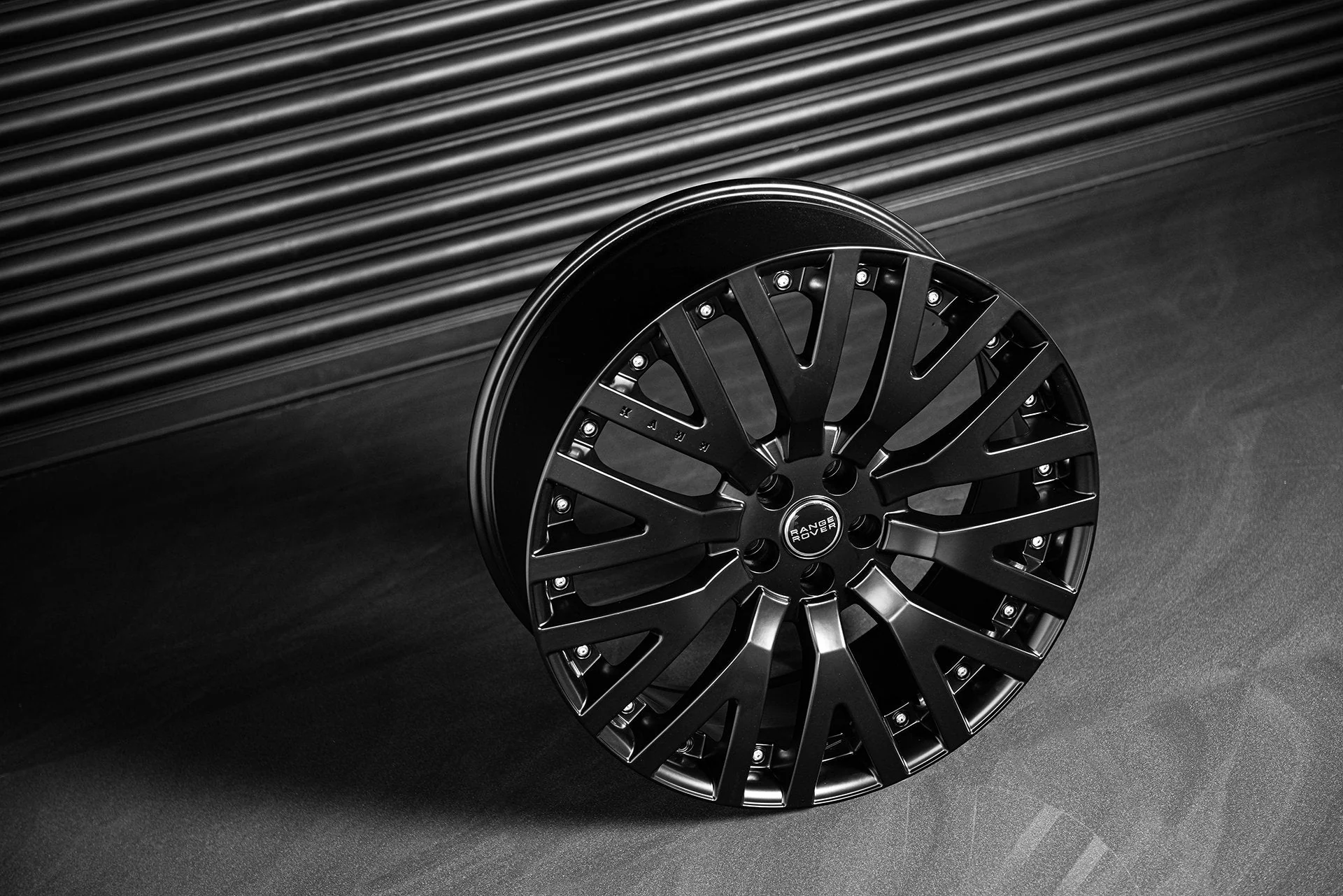Range Rover Sport SVR (2018 Onwards) RS-2 Light Alloy Wheels - Image 15