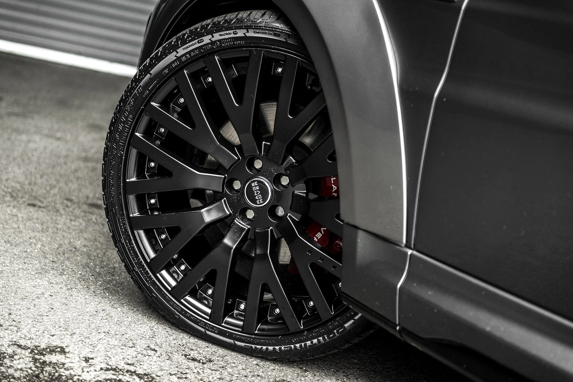 Range Rover Sport SVR (2018 Onwards) RS-2 Light Alloy Wheels - Image 4