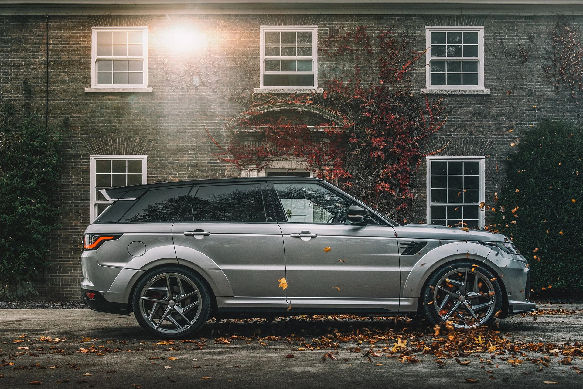 RANGE ROVER SPORT SVR (2018 Onwards) PACE CAR Exposed Carbon Body Kit - Image 18
