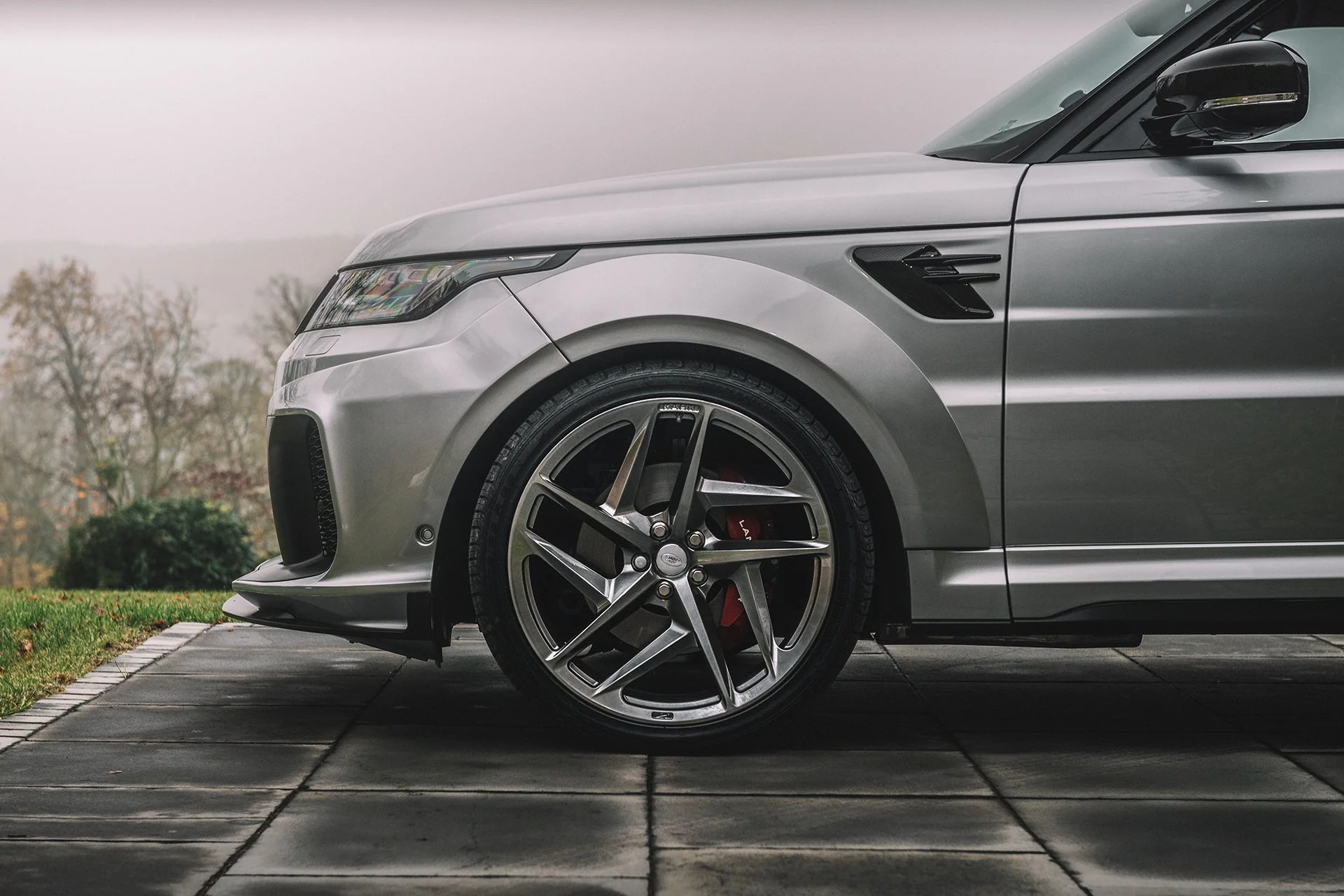 RANGE ROVER SPORT SVR (2018 Onwards) PACE CAR Exposed Carbon Body Kit - Image 22