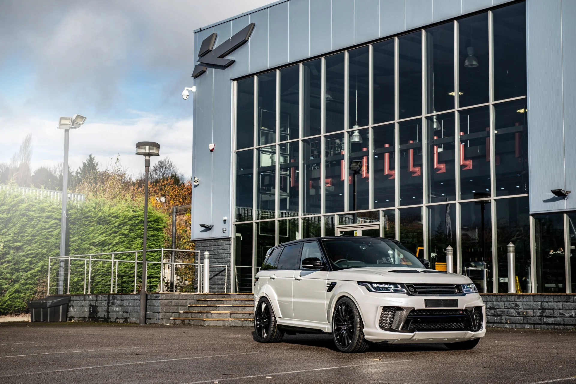 RANGE ROVER SPORT SVR (2018 Onwards) PACE CAR Exposed Carbon Body Kit - Image 23