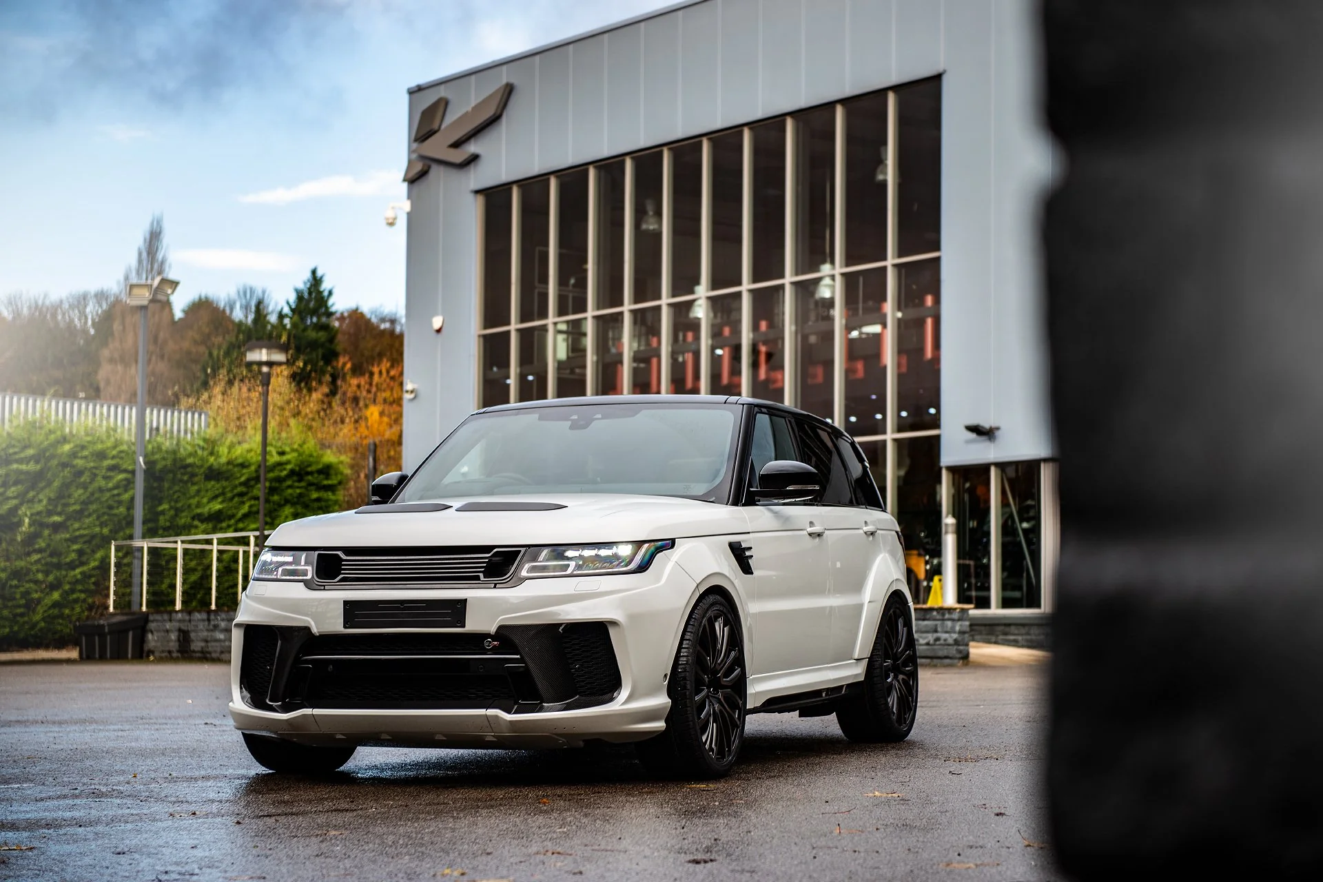 RANGE ROVER SPORT SVR (2018 Onwards) PACE CAR Exposed Carbon Body Kit - Image 25