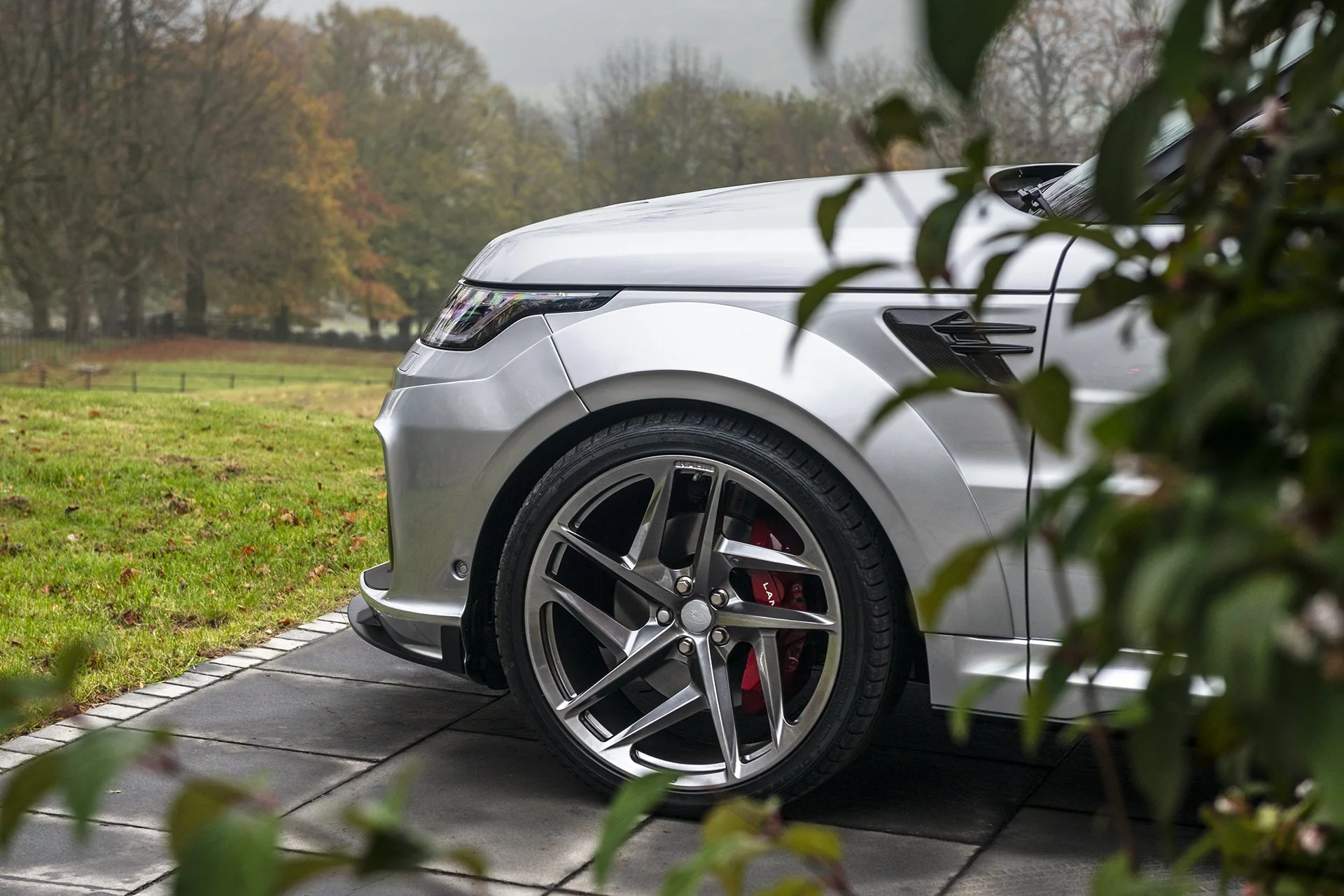 RANGE ROVER SPORT SVR (2018 Onwards) PACE CAR Exposed Carbon Body Kit - Image 26