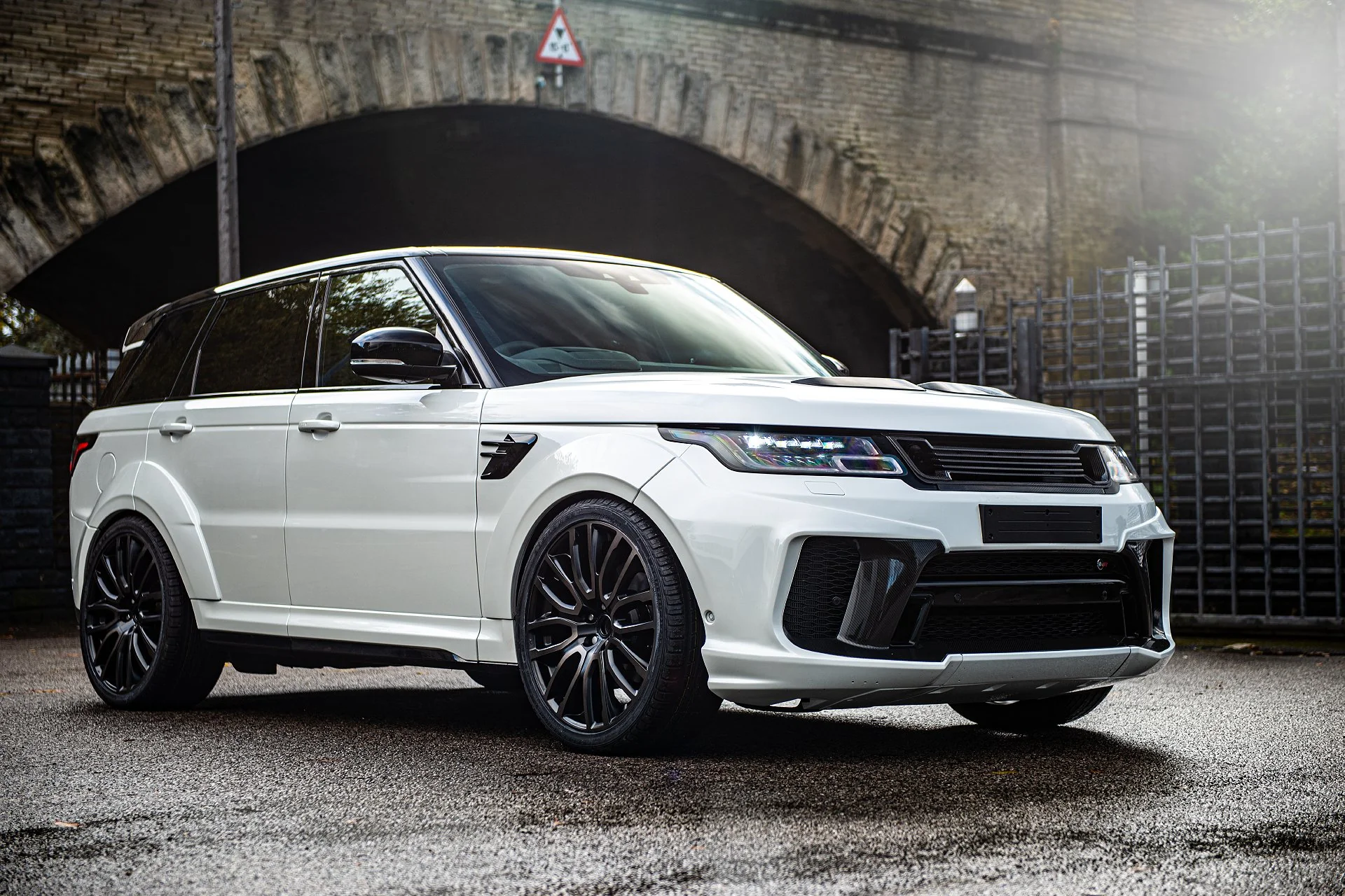 RANGE ROVER SPORT SVR (2018 Onwards) PACE CAR Exposed Carbon Body Kit - Image 27