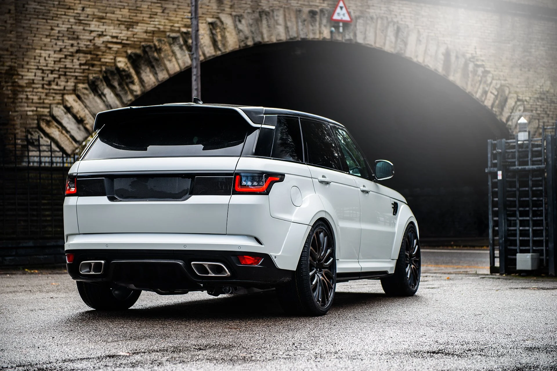 RANGE ROVER SPORT SVR (2018 Onwards) PACE CAR Exposed Carbon Body Kit - Image 35