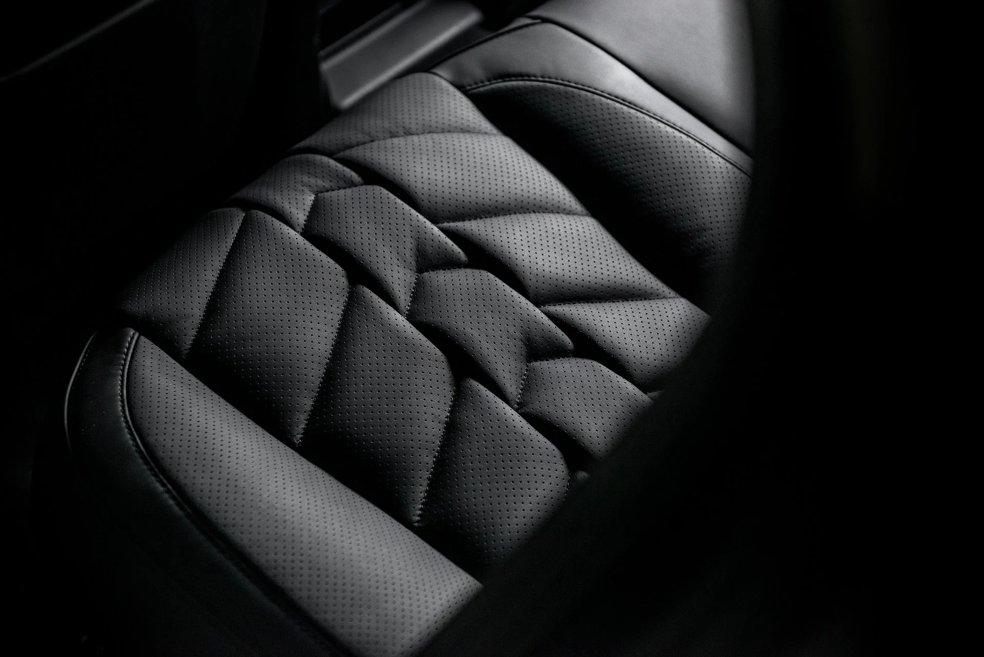 Range Rover Velar (2017 Onwards) Leather Interior - Image 7