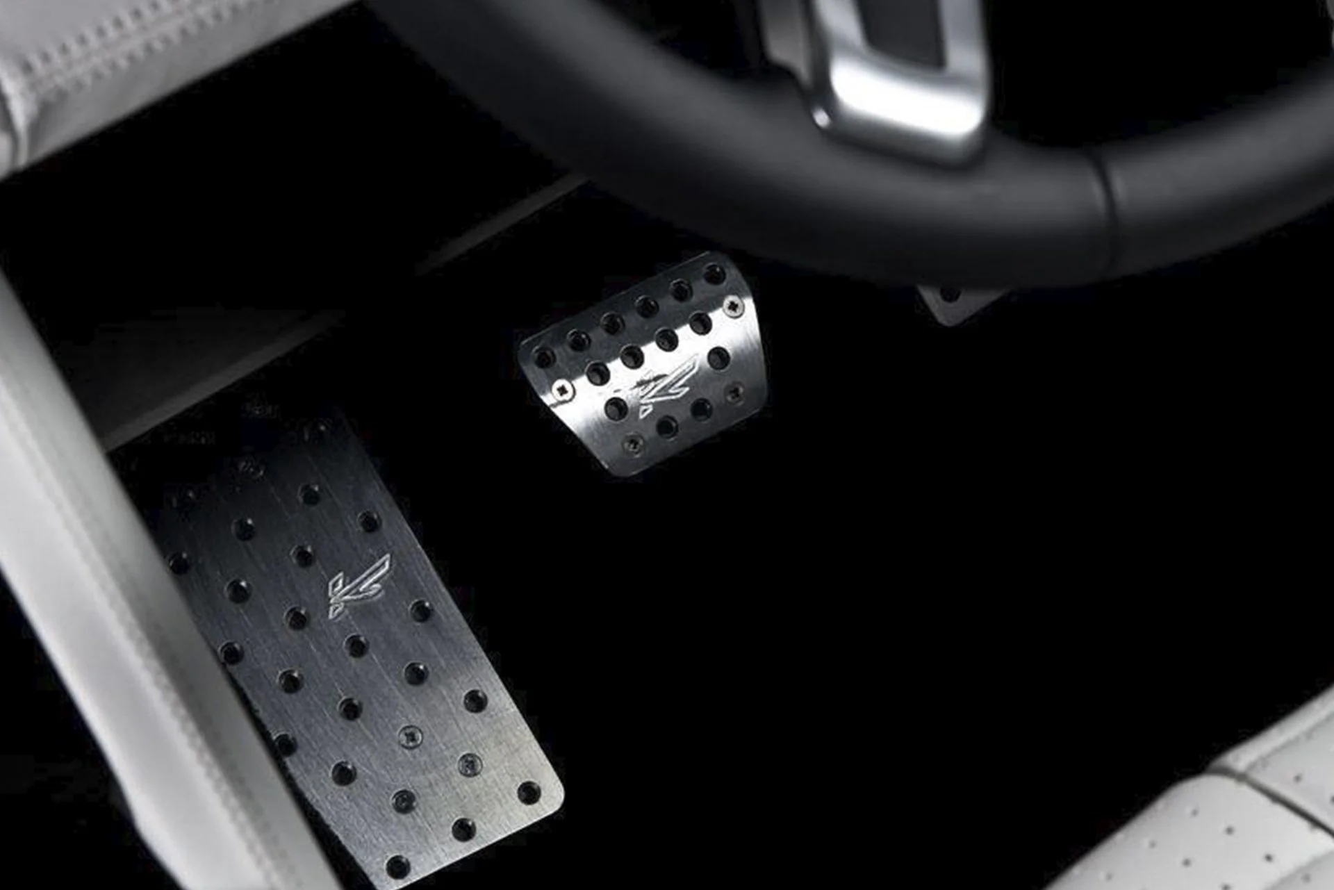 Range Rover (2009-2012) VENTED FOOT PEDALS IN MACHINED ALUMINIUM - Image 7