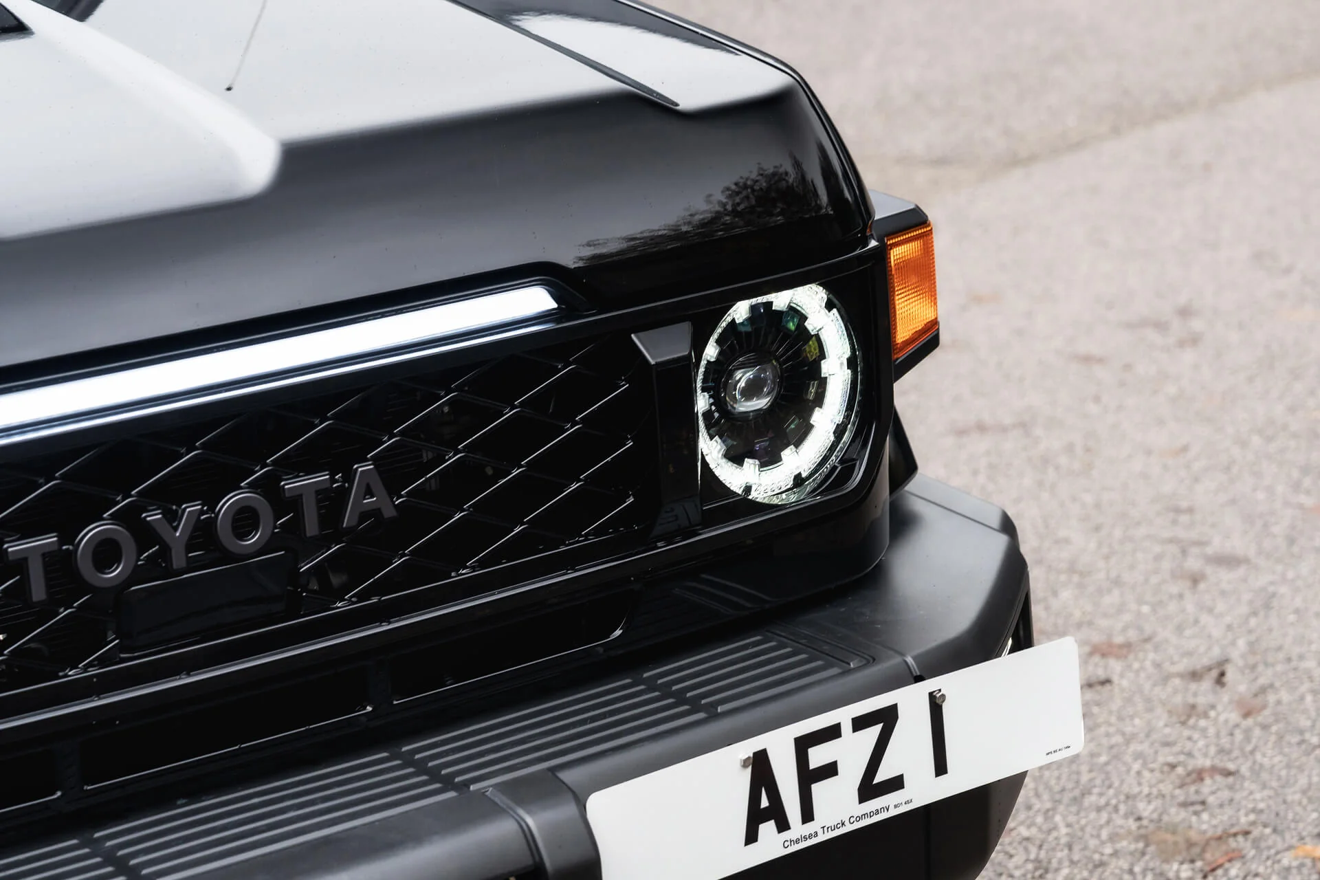 Toyota Land Cruiser 70 (2023 Onwards) Front Grille with LED Lightbar - Image 16