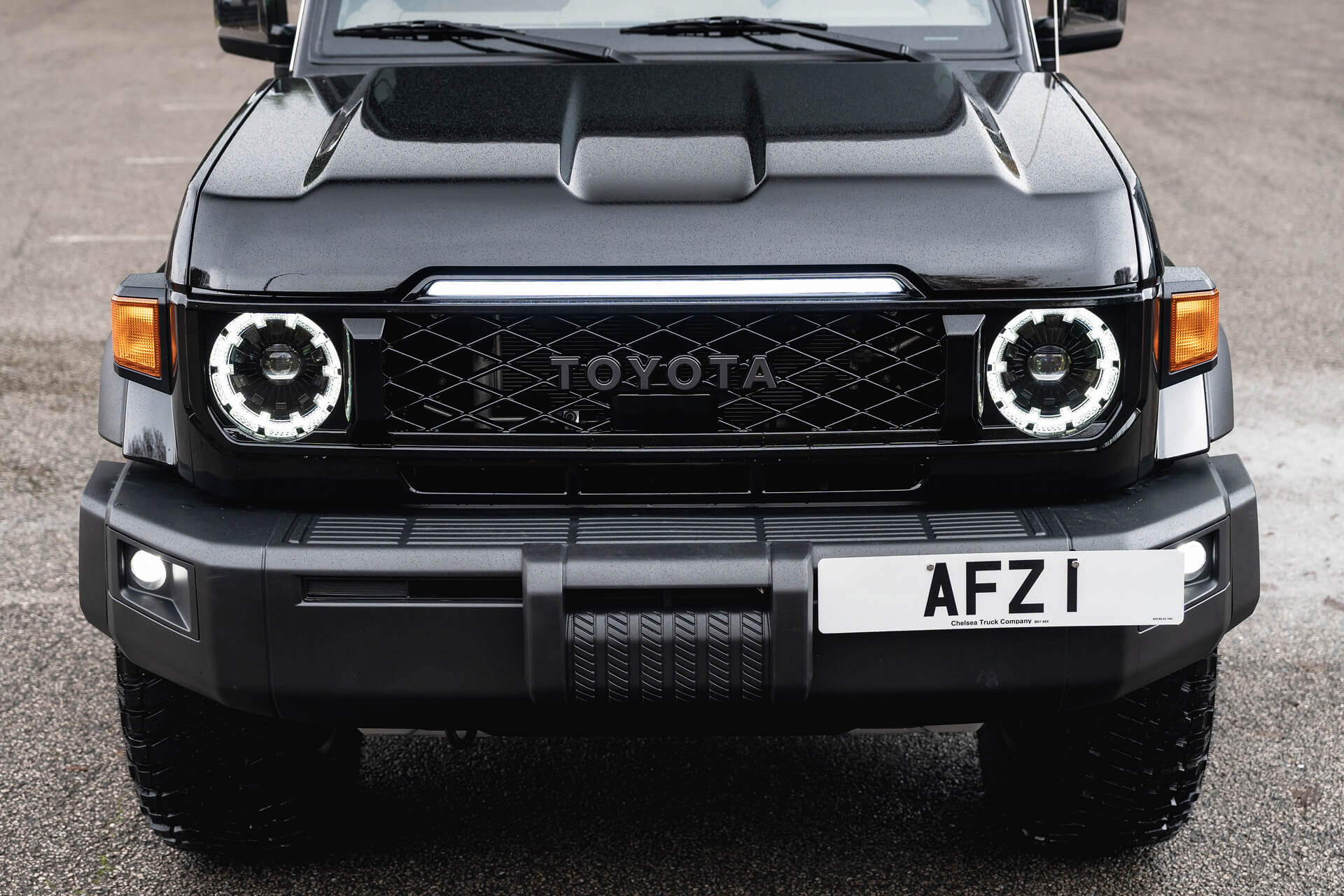 Toyota Land Cruiser 70 (2023 Onwards) Front Grille with LED Lightbar - Image 22