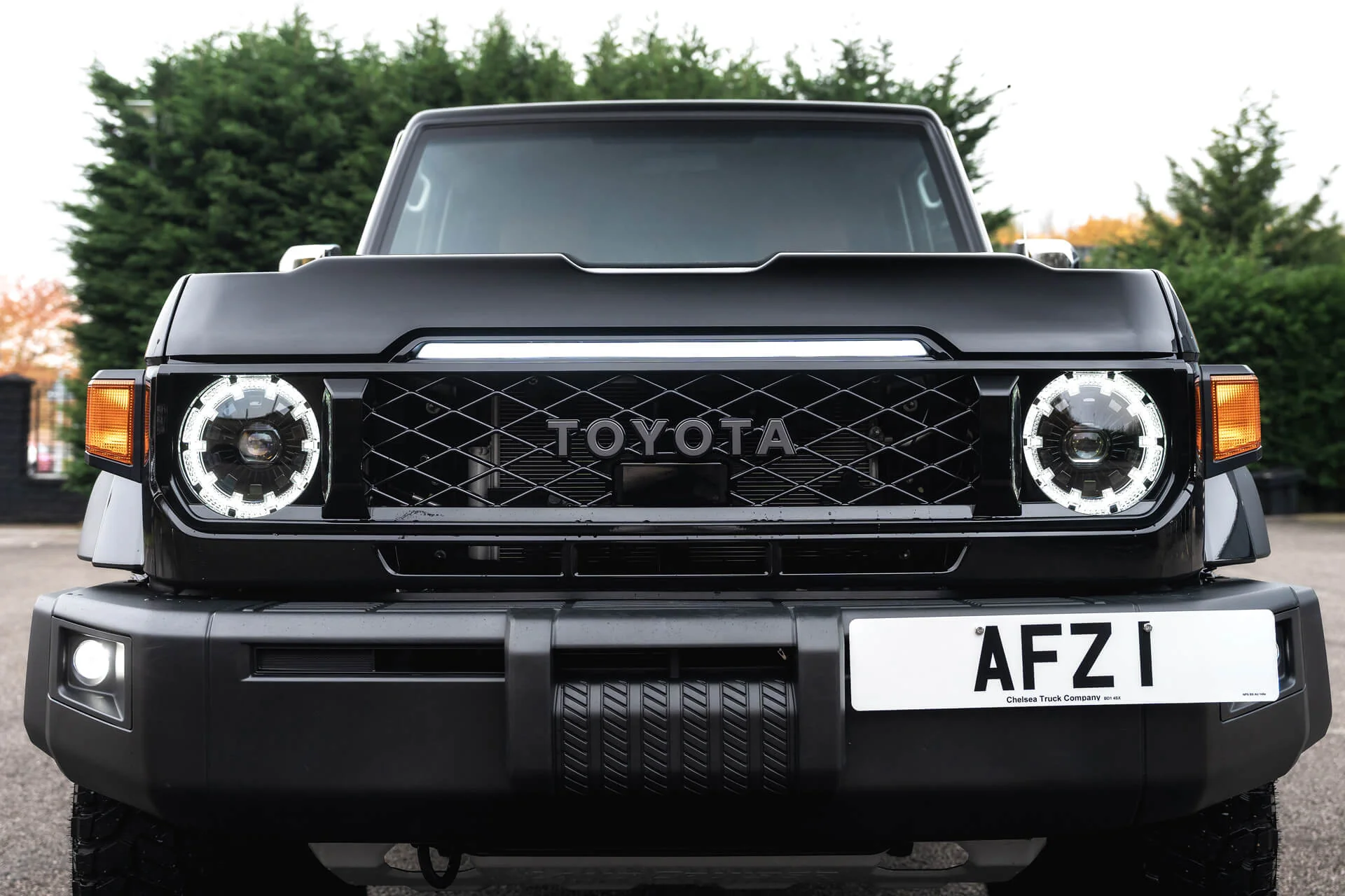 Toyota Land Cruiser 70 (2023 Onwards) Front Grille with LED Lightbar - Image 4